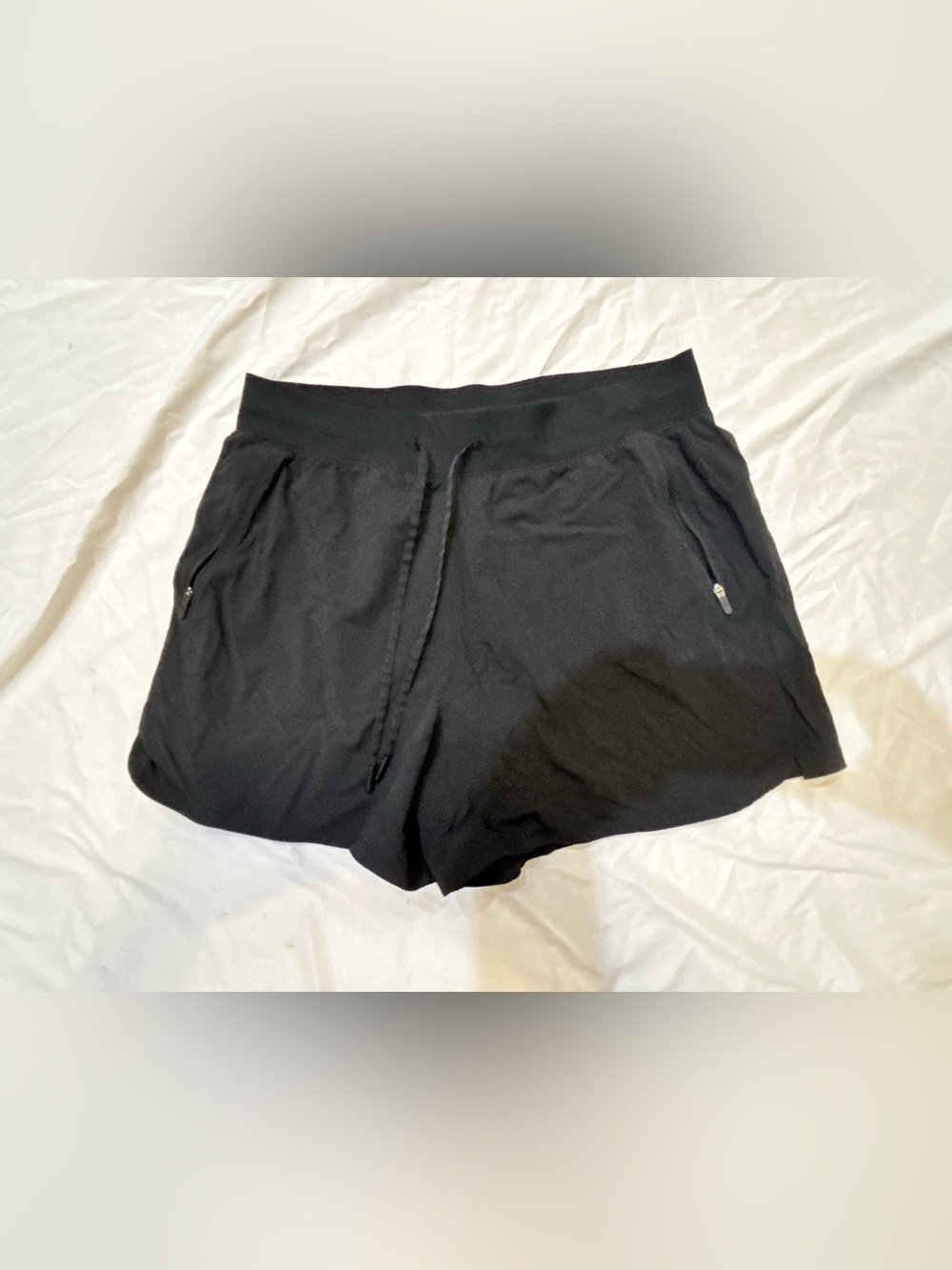 Lululemon Black Women's Drawstring Active ShortsEUC